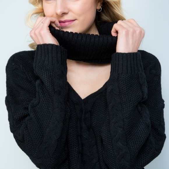 REBORN J Black Keyhole Turtle  Neck Sweater cable - Picture 3 of 3